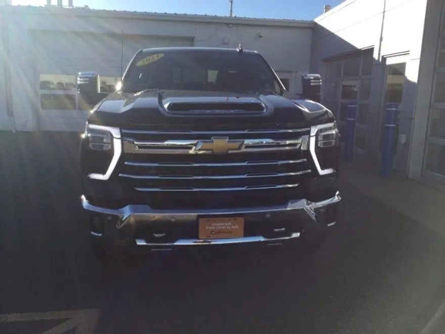 2024 Chevrolet Silverado 3500HD LTZ photo 1