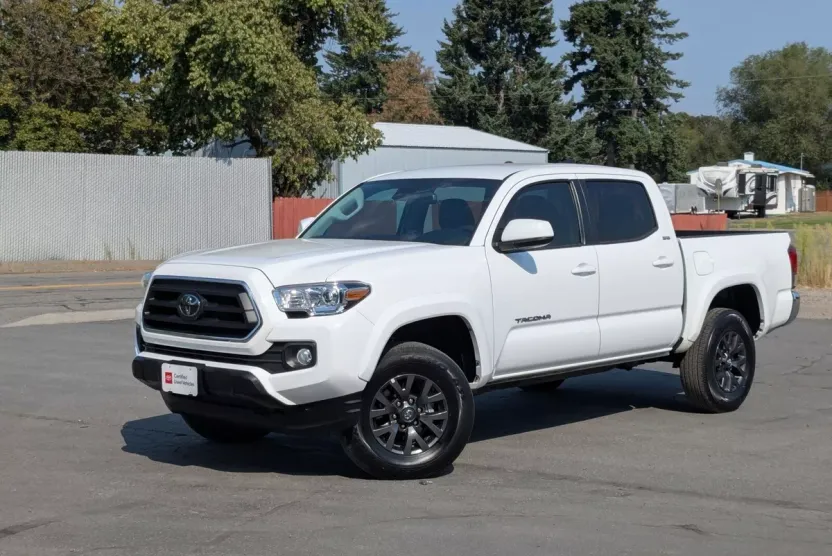 2022 Toyota Tacoma SR5 V6 photo 1