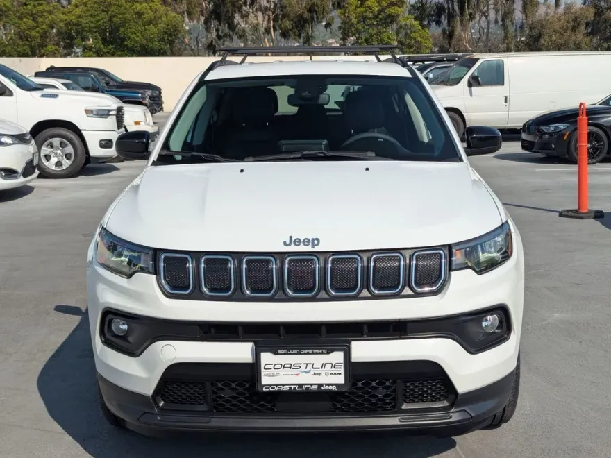 2022 Jeep Compass Latitude photo 1