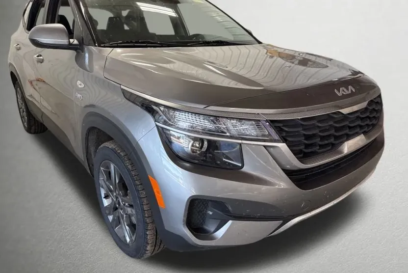 2023 Kia Seltos LX photo 1