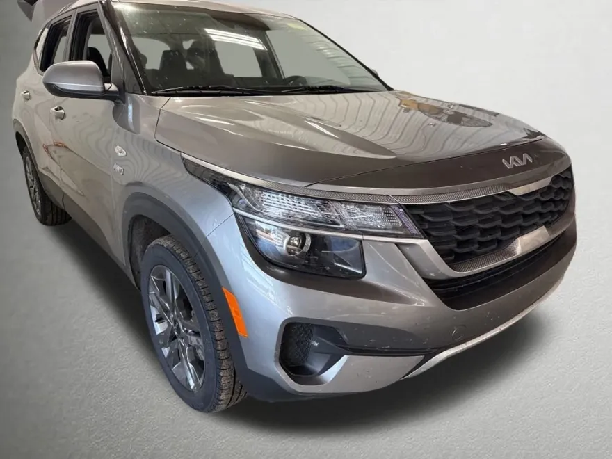 2023 Kia Seltos LX photo 1