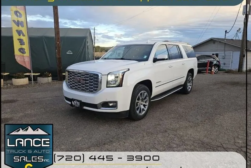 2004 Cadillac Escalade ESV Standard photo 1