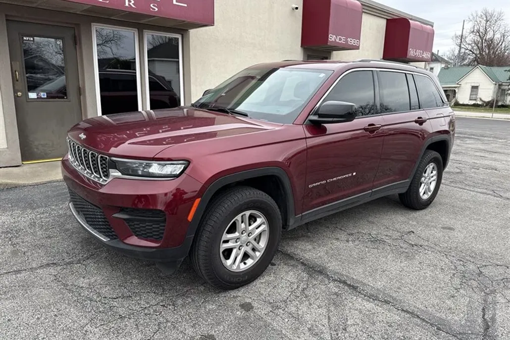 2023 Jeep Grand Cherokee Laredo photo 1
