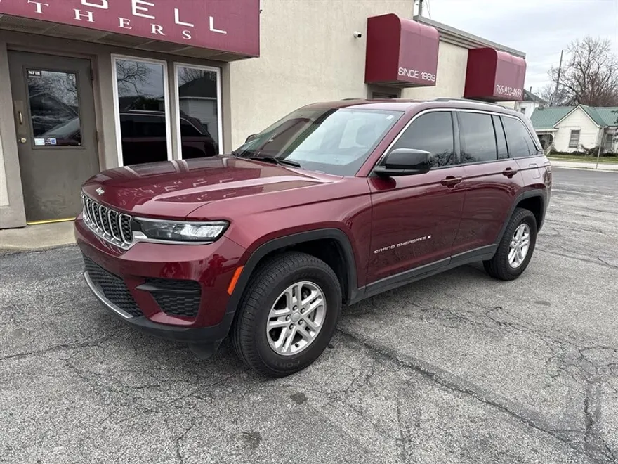 2023 Jeep Grand Cherokee Laredo photo 1