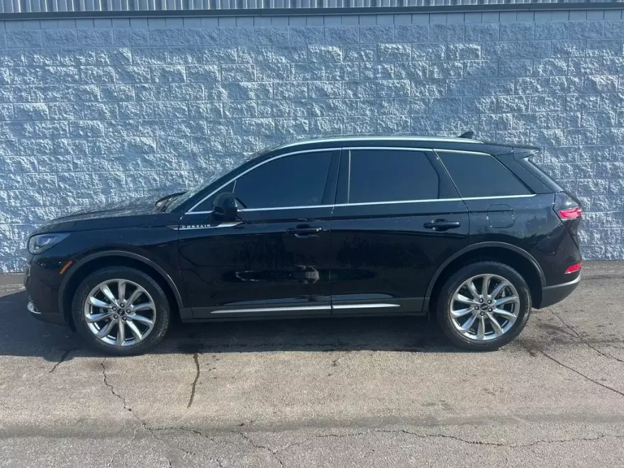 2022 Lincoln Corsair Standard photo 1