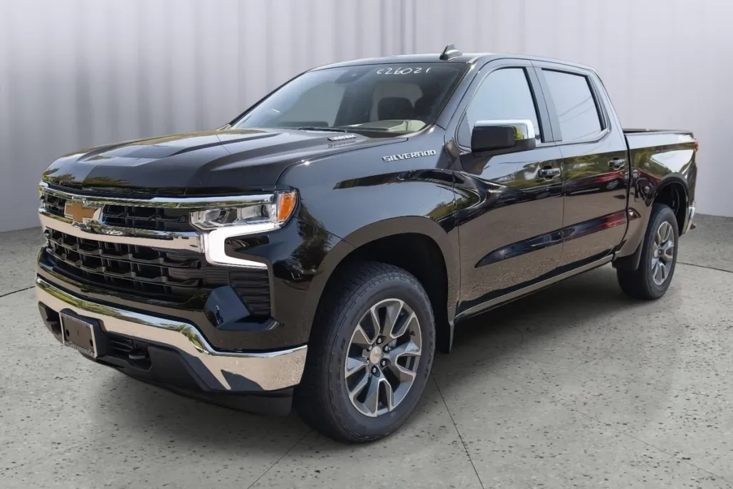 2026 Chevrolet Silverado 1500 LT photo 1