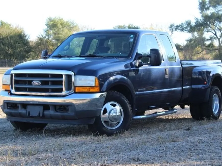 2001 Ford F-350 XLT photo 1