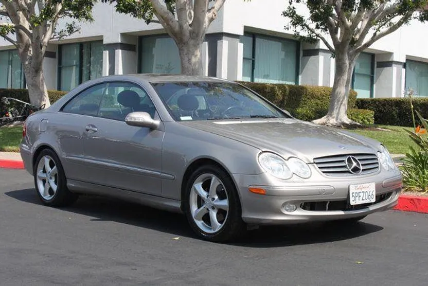 2005 Mercedes Benz CLK photo 1