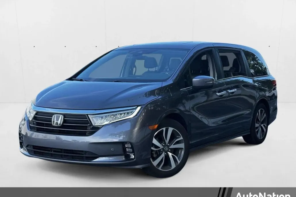 2023 Honda Odyssey Touring photo 1