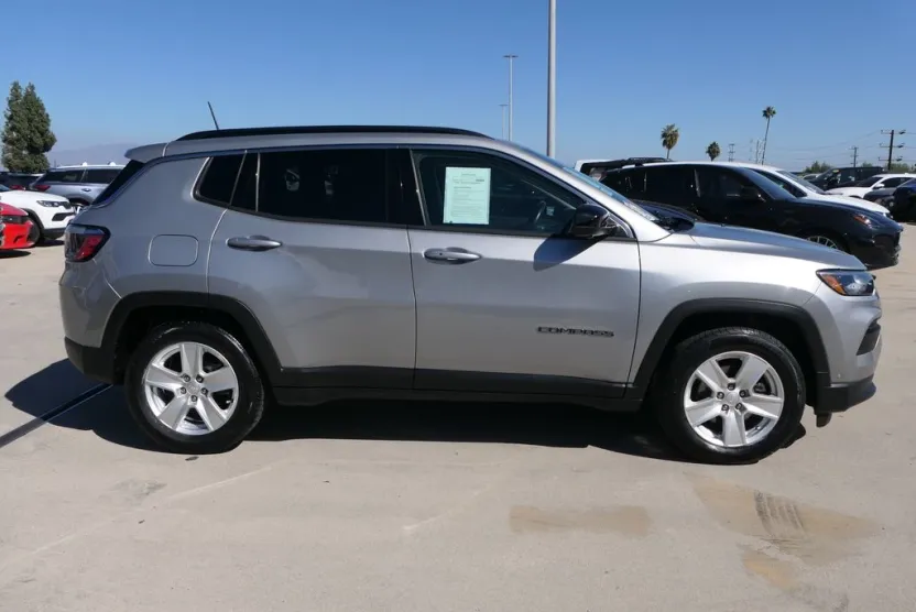 2022 Jeep Compass North Edition Latitude photo 1