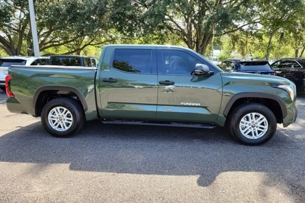 2022 Toyota Tundra SR5 CrewMax photo 1