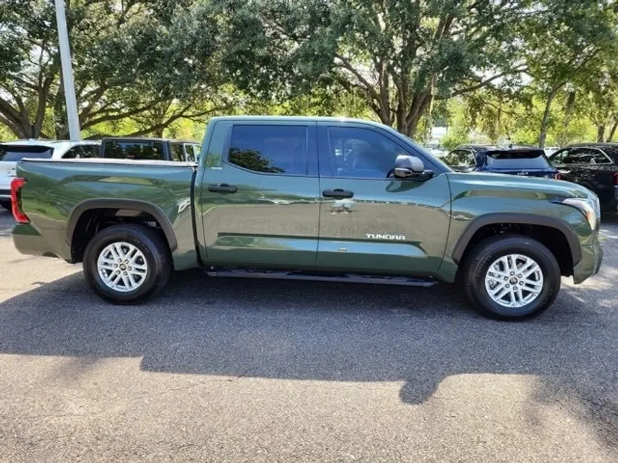2022 Toyota Tundra SR5 CrewMax photo 1