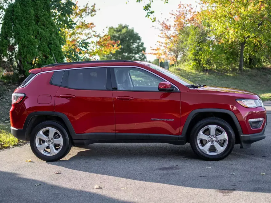 2018 Jeep Compass Latitude photo 1