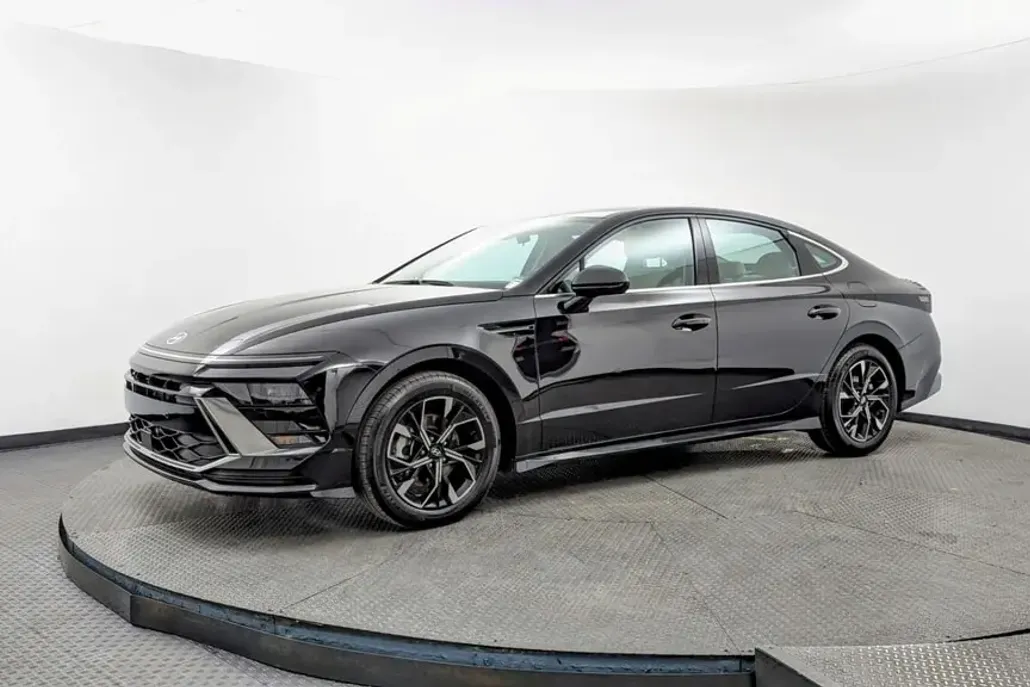 2025 Hyundai Sonata SEL photo 1