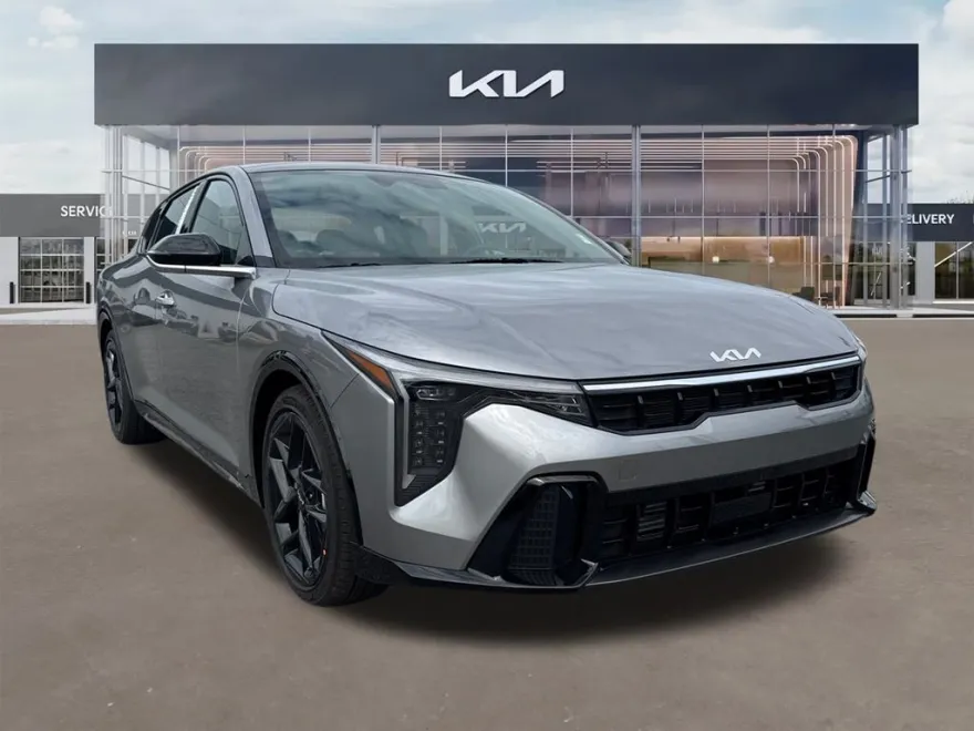 2025 Kia K4 GT-Line Turbo photo 1