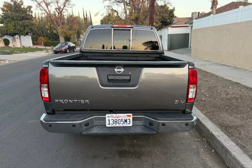 2016 Nissan Frontier SV photo 1