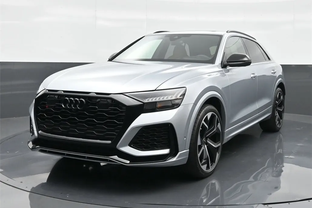 2024 Audi RS Q8 photo 1