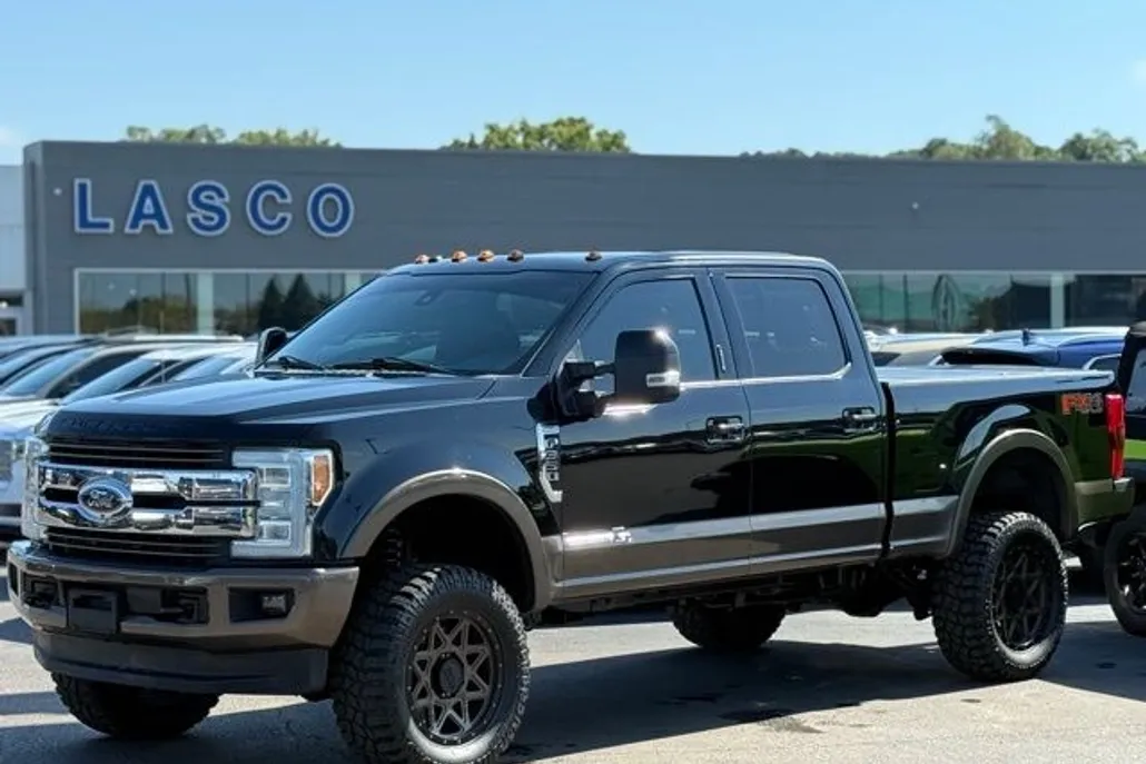 2017 Ford F-350 King Ranch photo 1