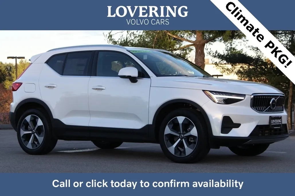 2025 Volvo XC40 Core photo 1