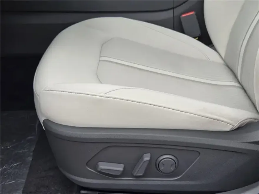 2025 Hyundai Sonata SEL photo 23