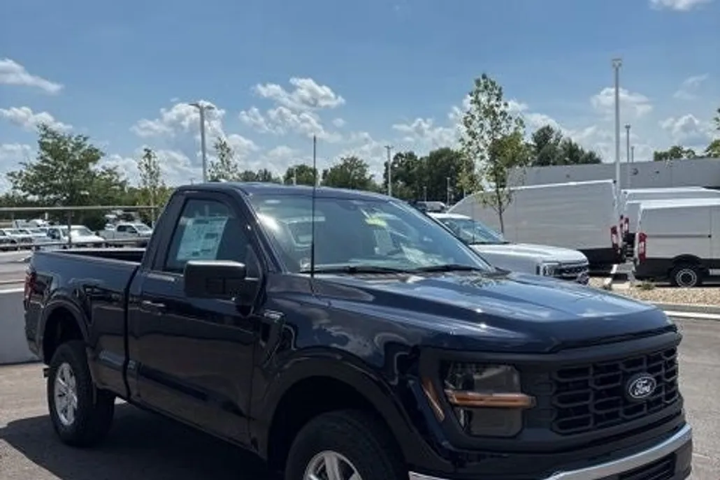 2025 Ford F-150 XL photo 1