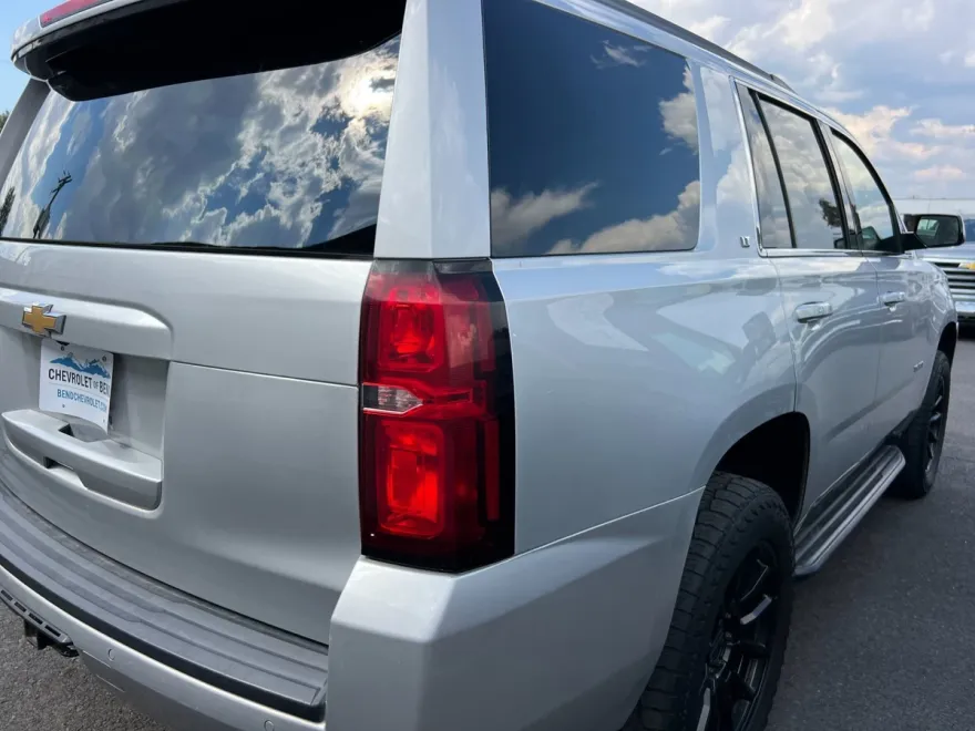 2019 Chevrolet Tahoe LT photo 1