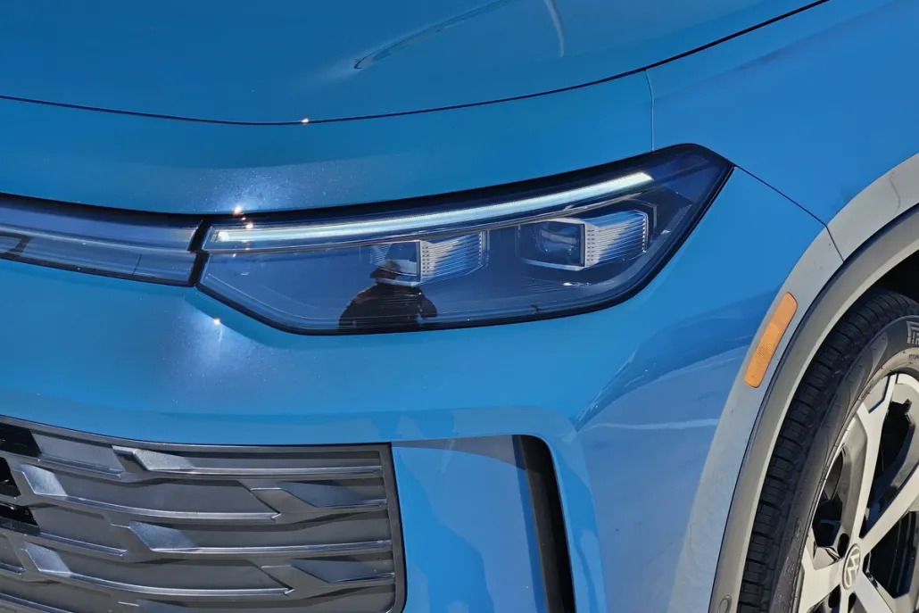 2025 Volkswagen Tiguan SE photo 1
