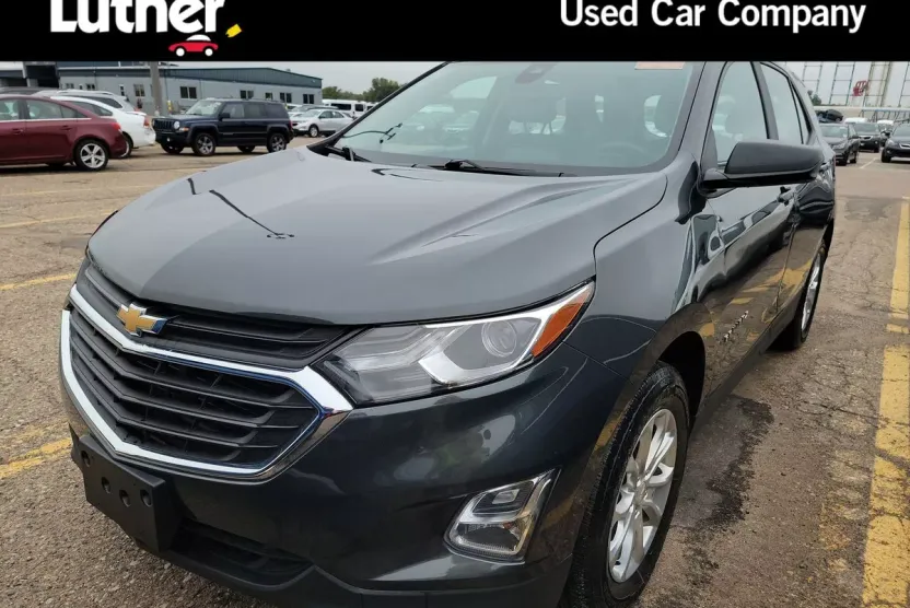 2021 Chevrolet Equinox LS photo 1