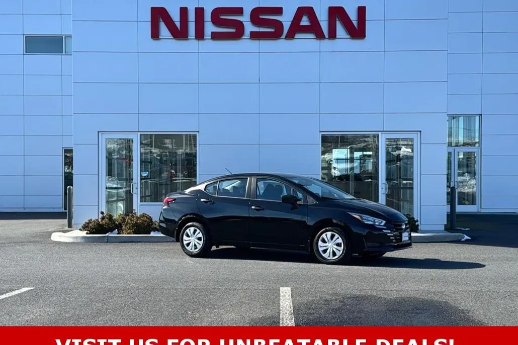 2025 Nissan Versa S photo 1