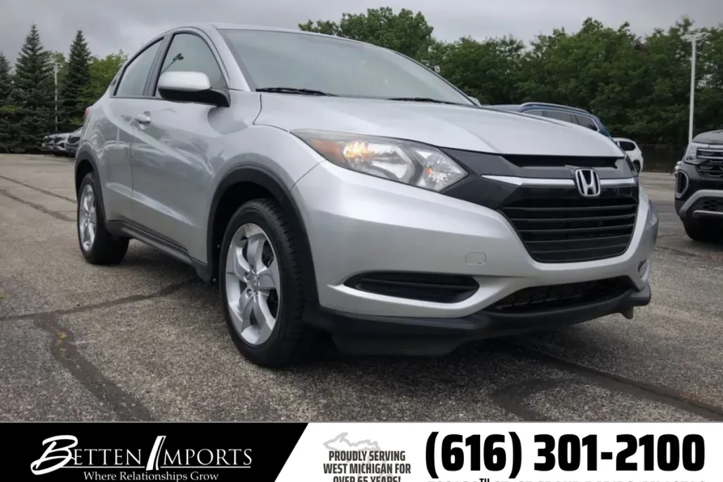 2016 Honda HR-V LX photo 1