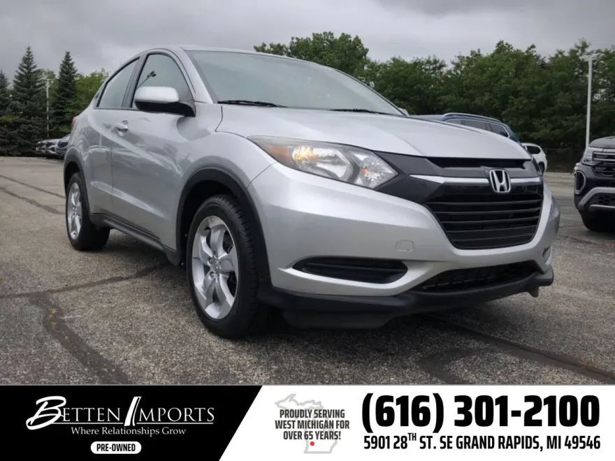 2016 Honda HR-V LX photo 1