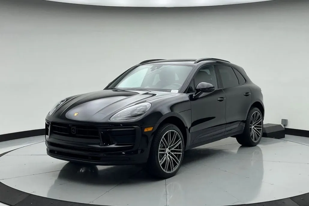 2025 Porsche Macan Base photo 1