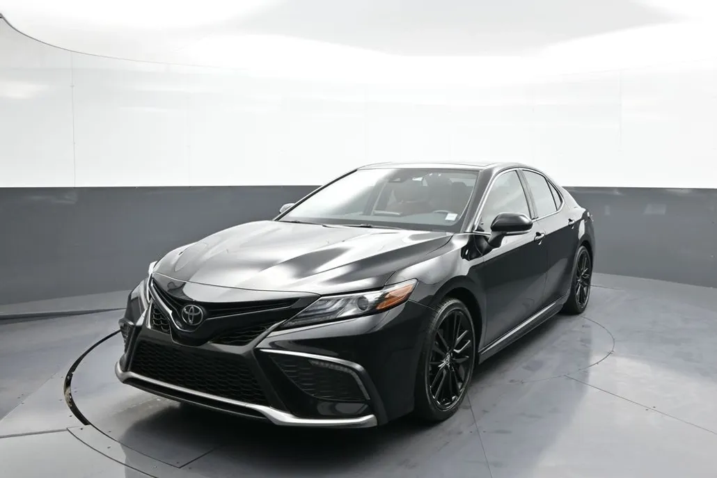 2022 Toyota Camry XSE photo 1