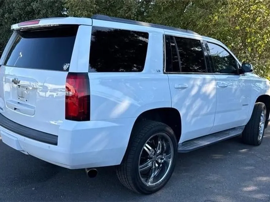 2016 Chevrolet Tahoe LS photo 1