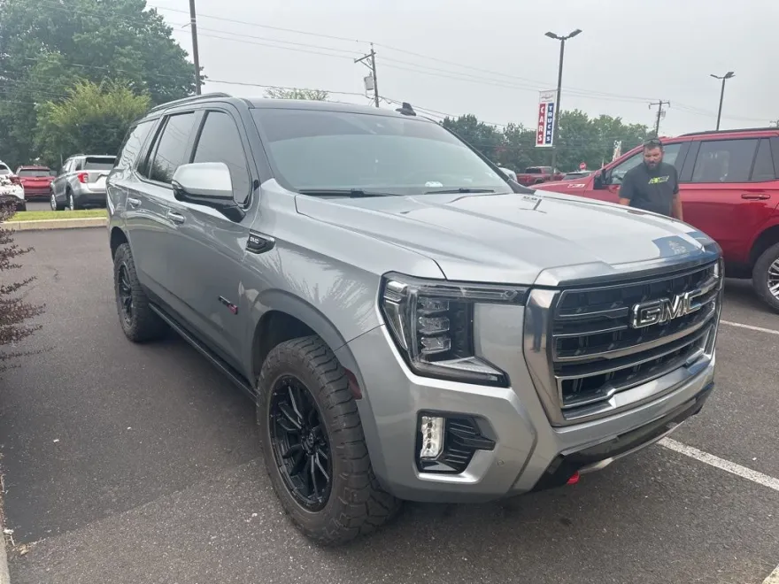 2023 Gmc Yukon AT4 photo 1