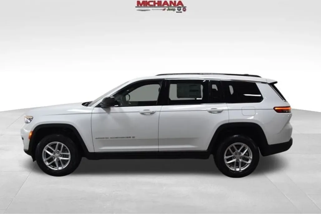 2025 Jeep Grand Cherokee Laredo X photo 1