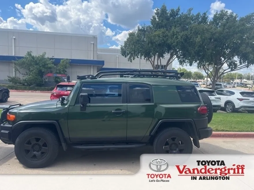 2007 Toyota FJ Cruiser Base photo 1
