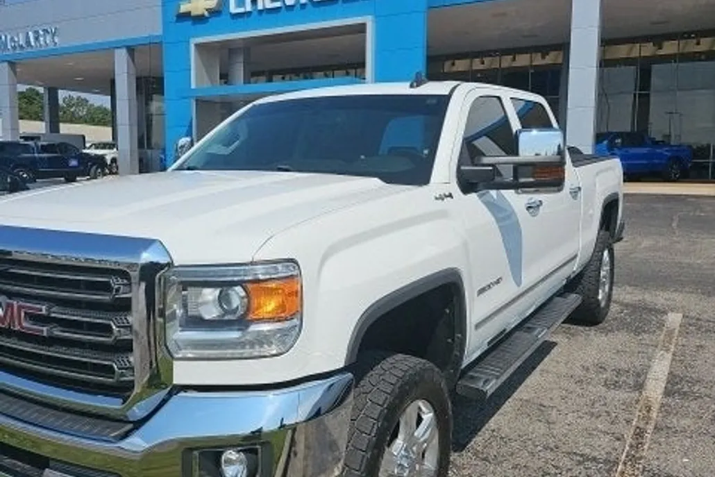 2017 Gmc Sierra 2500 HD SLT photo 1