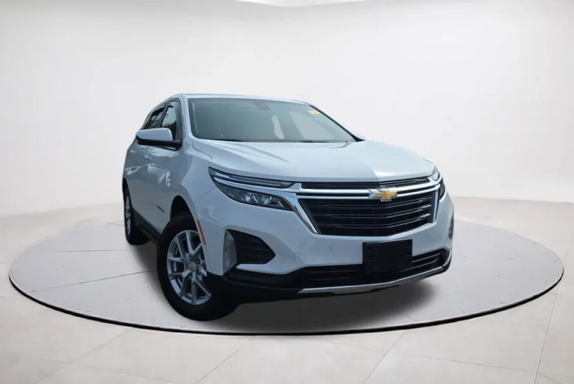 2023 Chevrolet Equinox LT photo 1