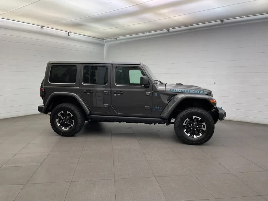 2025 Jeep Wrangler Rubicon 4xe photo 1