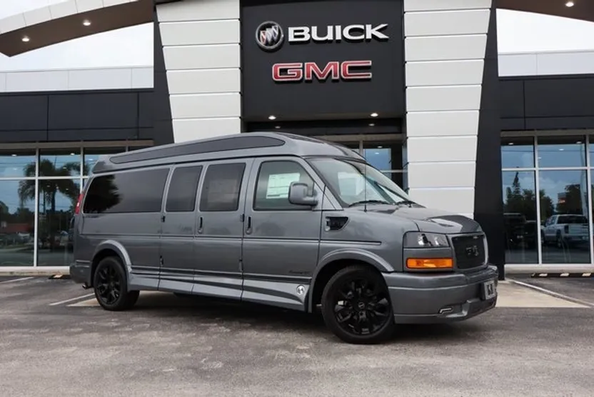 2025 Gmc Savana Cargo 2500 photo 1
