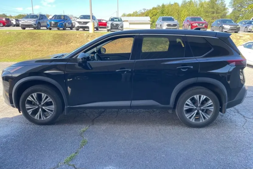 2021 Nissan Rogue SV photo 1