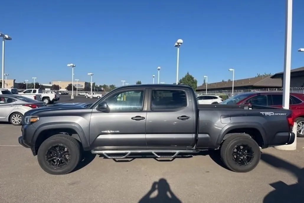 2016 Toyota Tacoma Double Cab photo 1