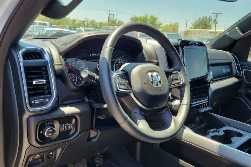 2024 Ram 1500 Laramie photo 2