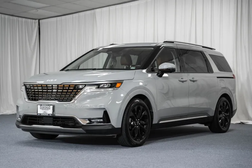 2024 Kia Carnival SX Prestige photo 1