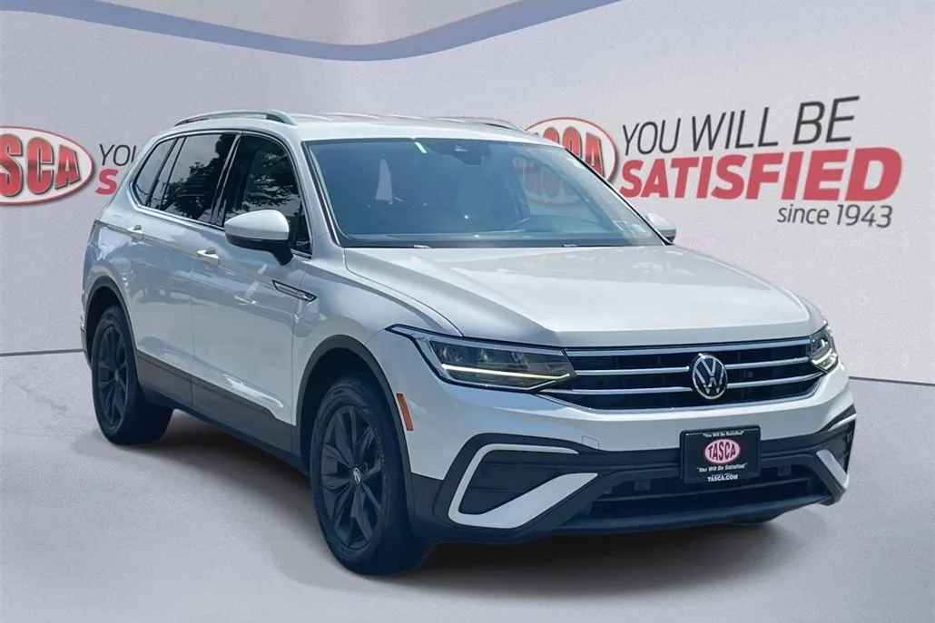 2023 Volkswagen Tiguan SE photo 1