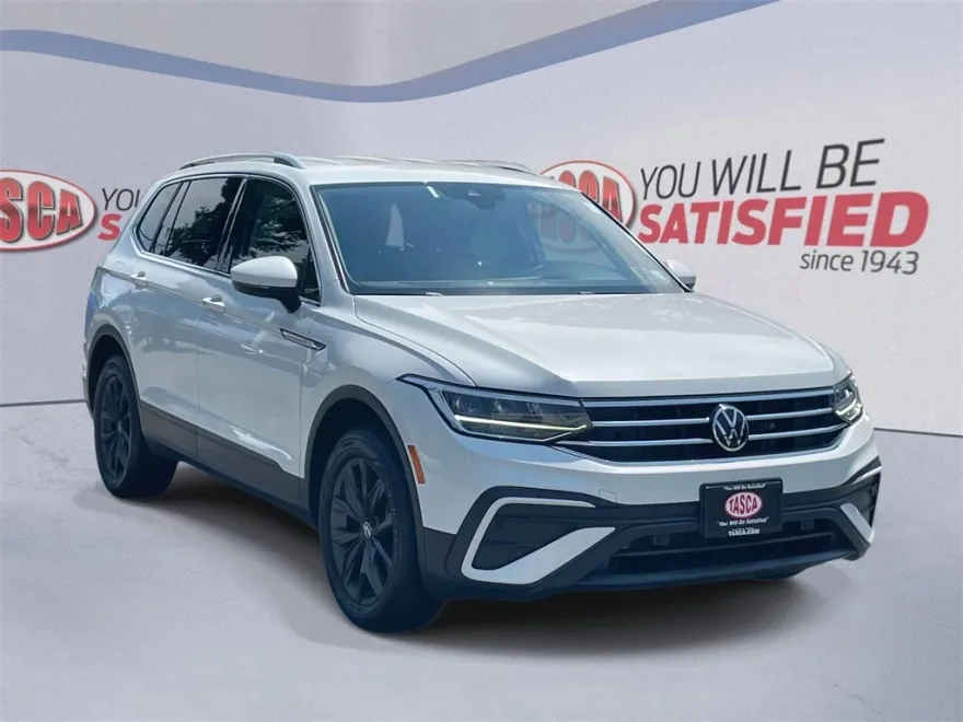 2023 Volkswagen Tiguan SE photo 1