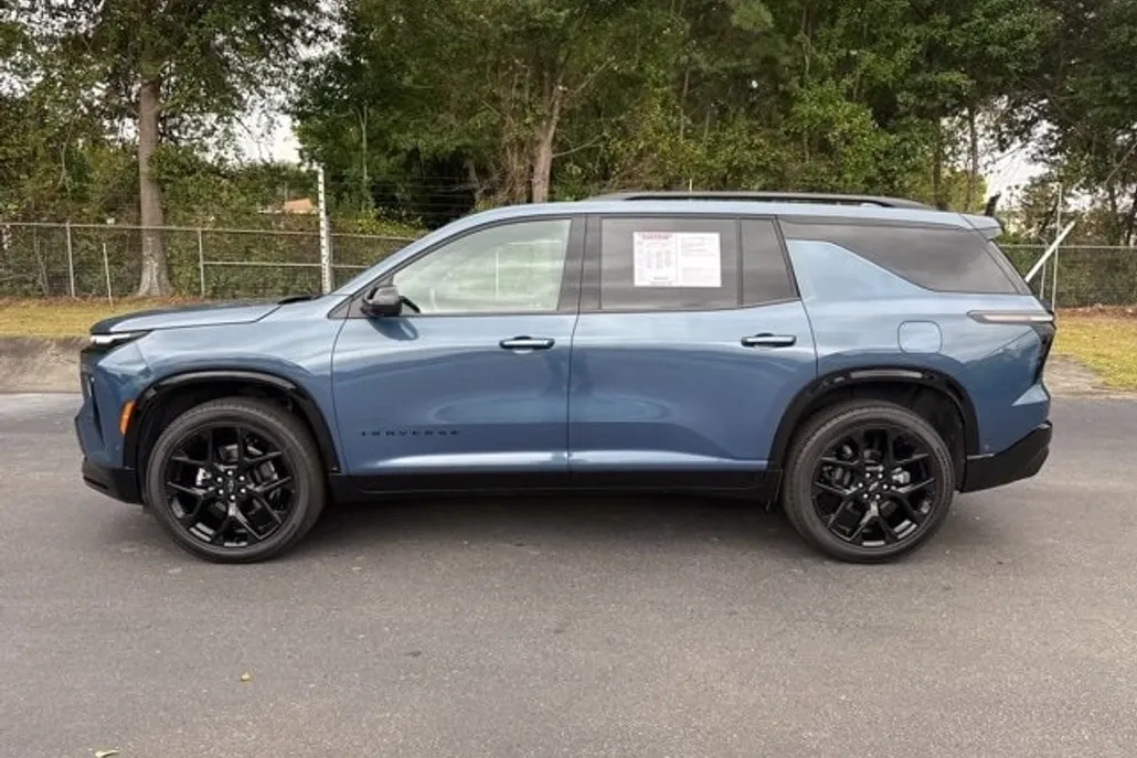 2024 Chevrolet Traverse RS photo 1