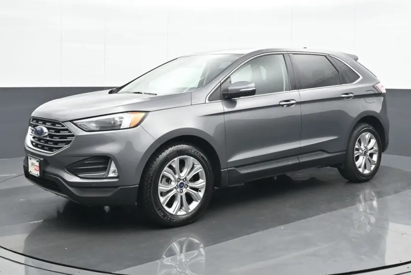 2022 Ford Edge Titanium photo 1