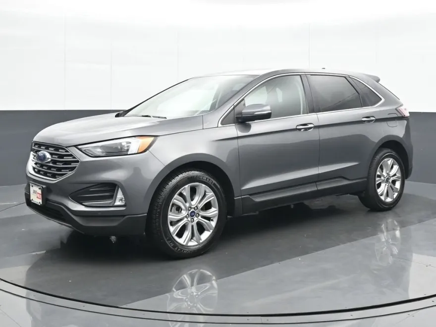 2022 Ford Edge Titanium photo 1